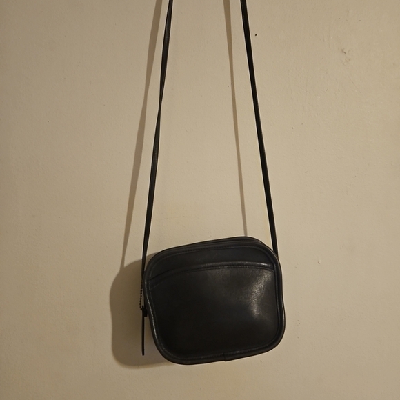 RARE 1990’s COACH HADLEY #9935 Crossbody in Navy - Picture 1 of 12